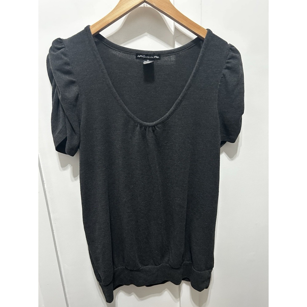Sixteen Short Sleeve Scoop Neck Ruched Sleeve Top Grey Grunge Y2K staple Top